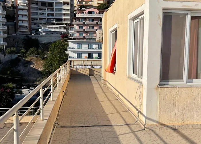 Daire Lilis Sea View *